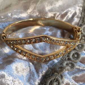 Diamond Shaped Bracelet! 
